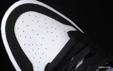 Hyperoad TINT AIR BLACK (GS) TEAL JORDAN 1 MID WHITE 0426
